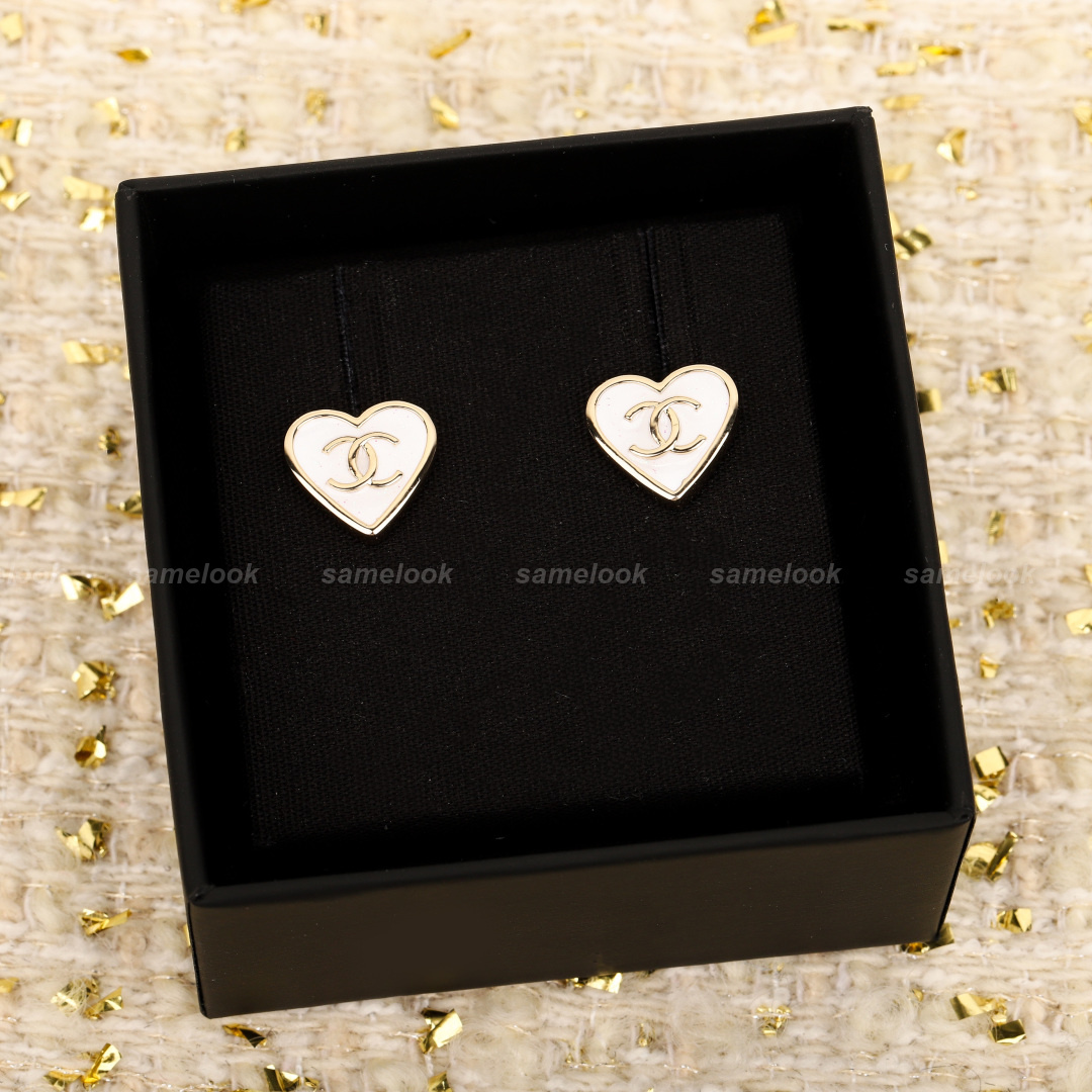 샤넬 하트 귀걸이